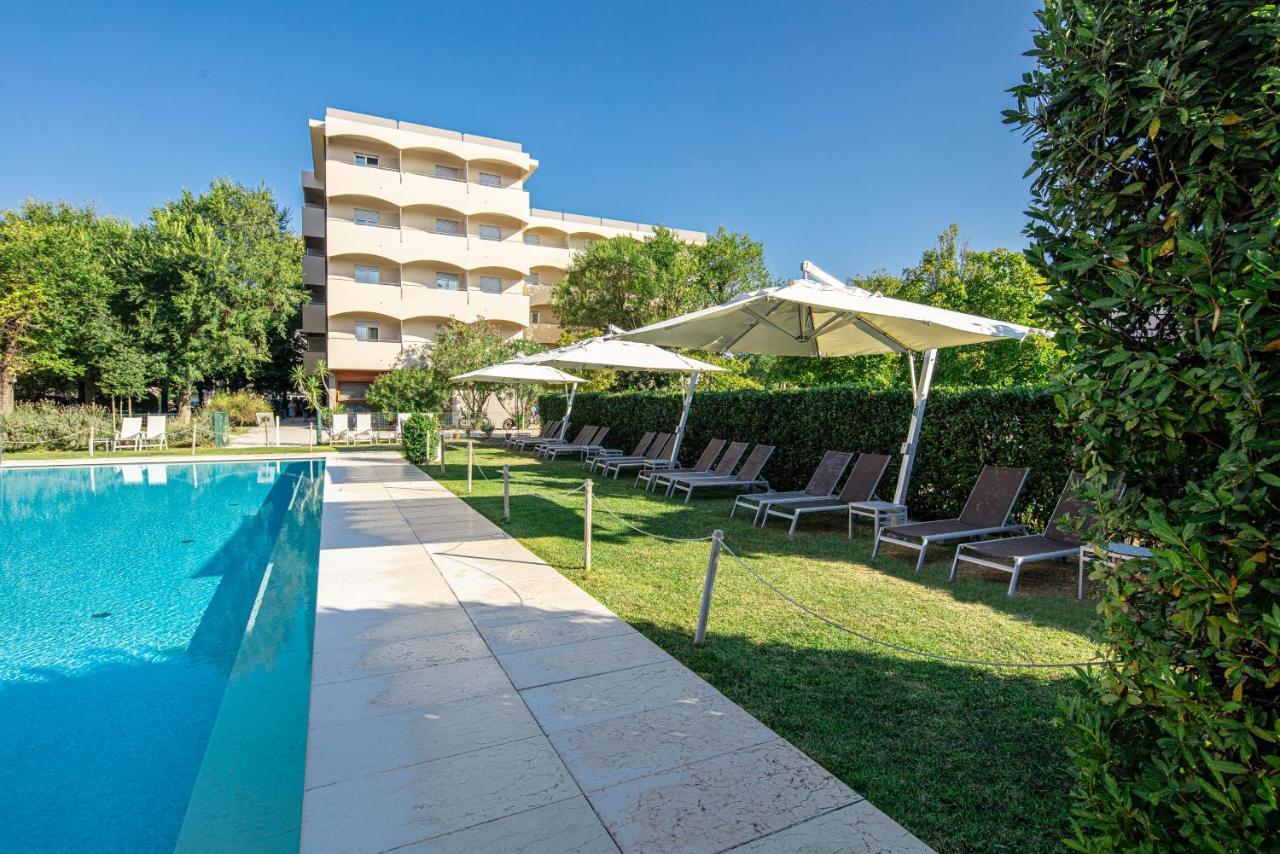 Hotel La Pergola Lignano Sabbiadoro Eksteriør bilde